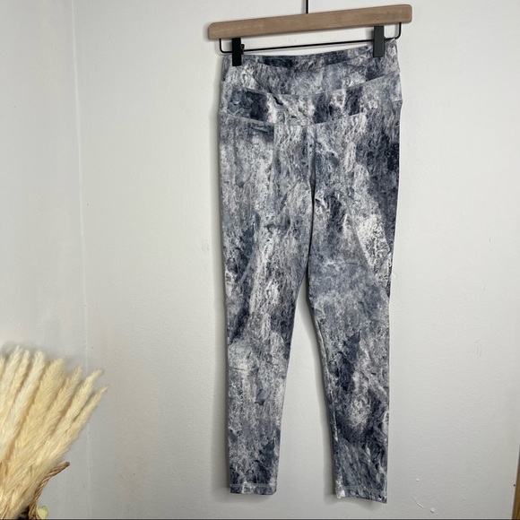 Varley Bedford Tight Crop Leggings Silver Tie Dye Size S Activewear - Picture 2 of 13